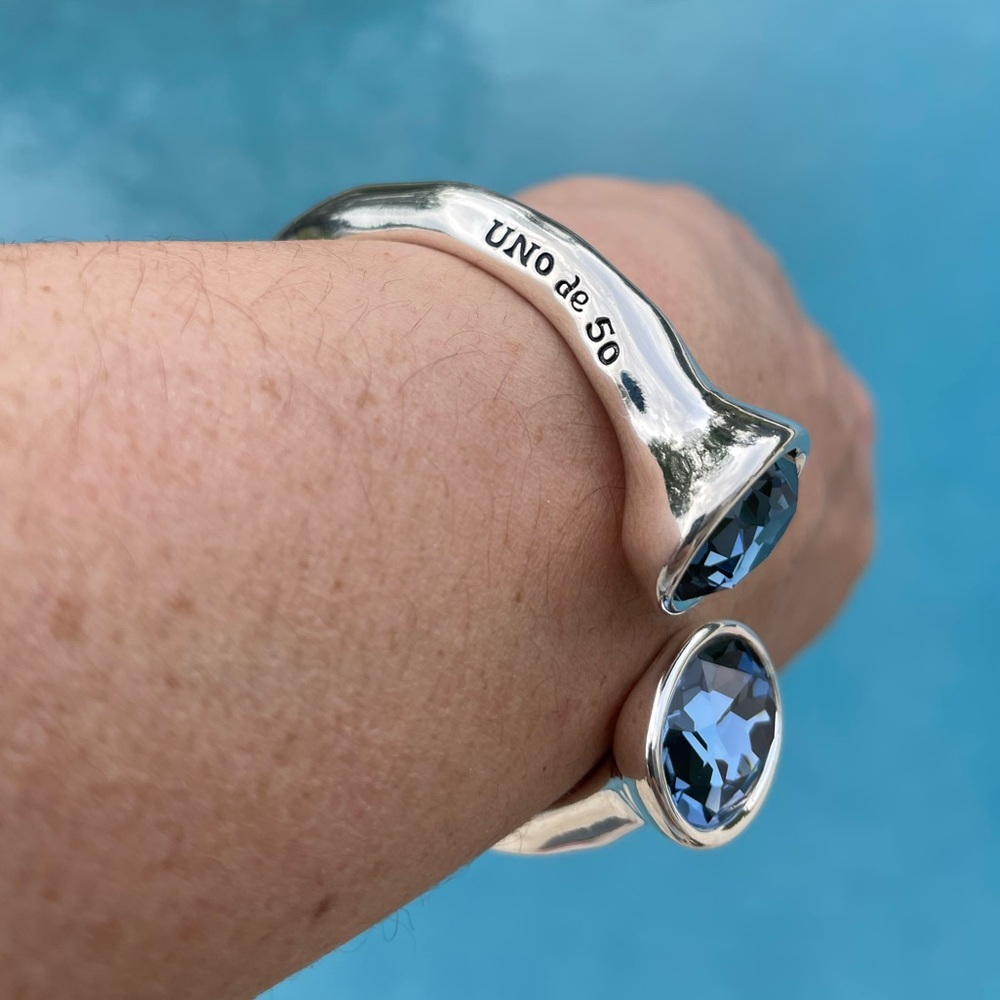 Uno de 50 Bracelet - NEVER SEEN - Silver with Blue Swarovski Crystal - Picture 11 of 14